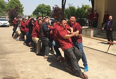 Sovereign Power held a tug of war to celebrate the "May 1st"